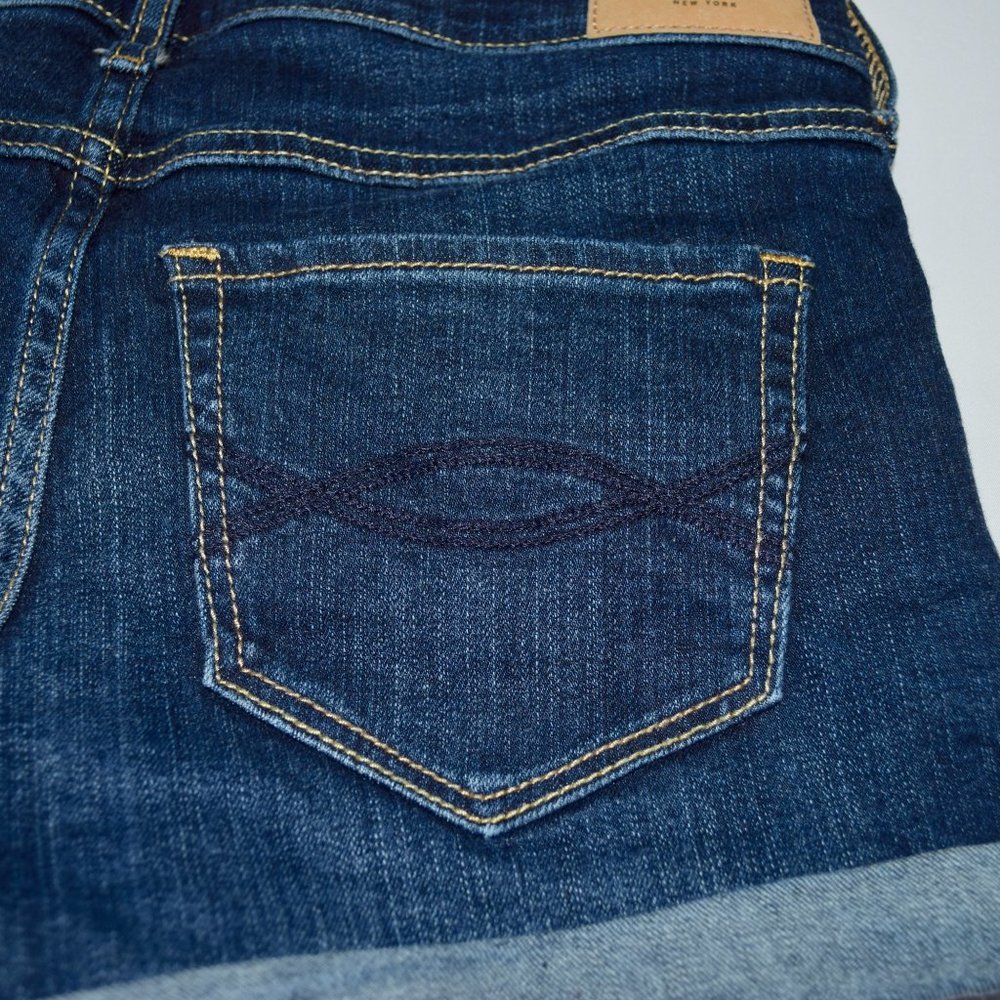Abercrombie & Fitch Cuffed Denim Jean Shorts - Size 2 - 26 Waist - Picture 5 of 10